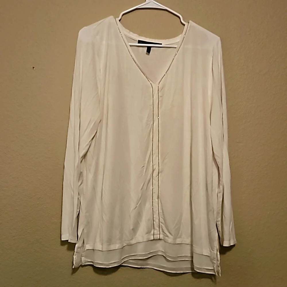 EUC, White House Black Market, pretty, White on white blouse with silver detail - Picture 1 of 2